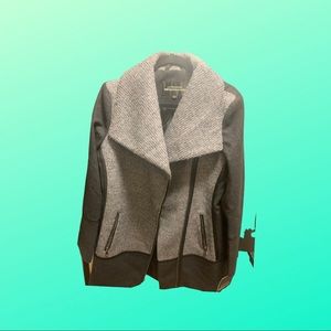 New Coat 🧥 💕 Renaissance INC Coat 👉🏼NEW